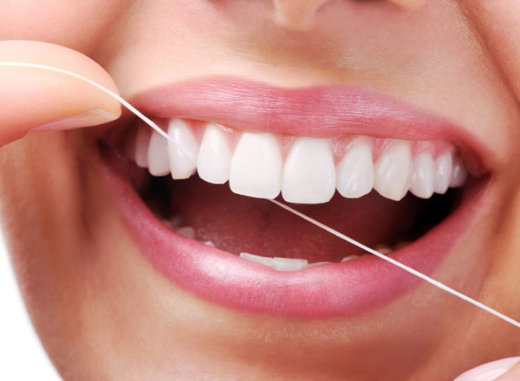 How Porcelain Veneers Can Give You a Hollywood Smile